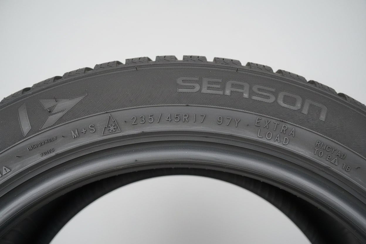 Pneumatici 4 stagioni 235/45/17 97Y